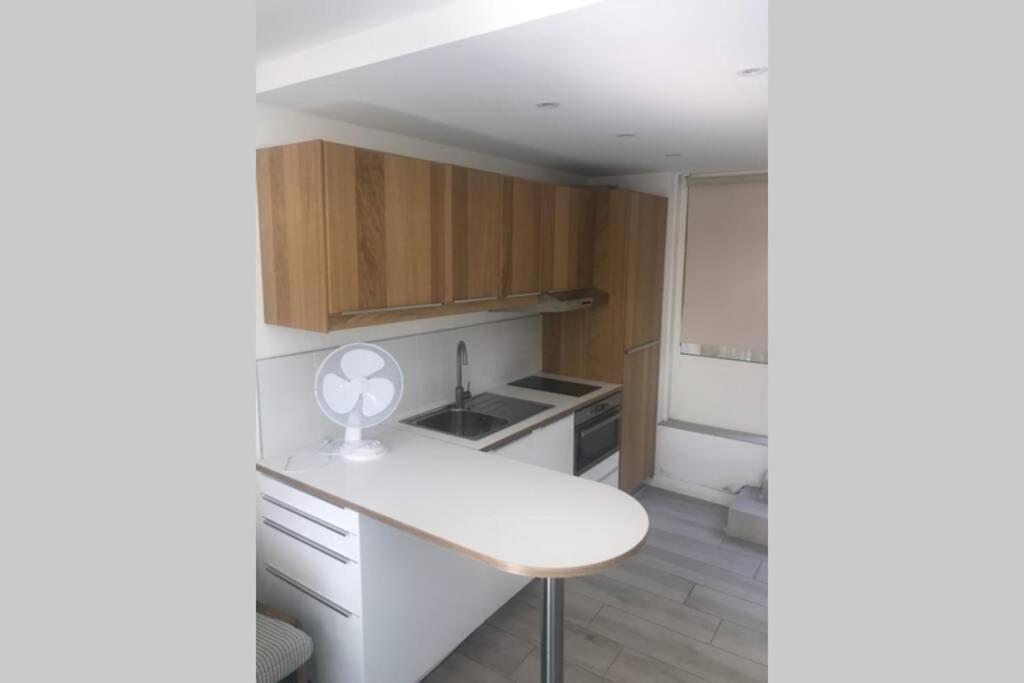 شقة سُت  في Joli Studio Au Mont St Clair Avec Vue Sur La Mer المظهر الخارجي الصورة